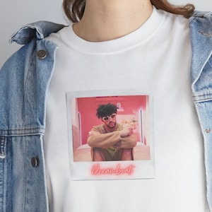 Camiseta Polaroid Dreamboat de Bad Bunny
