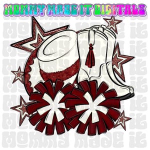 Puede incluir: Ilustración digital de una bota de vaquero blanca con borla roja, un sombrero blanco con ribete rojo y dos pompones. El diseño incluye estrellas y el texto "MOMMY MADE IT DIGITALS" en una fuente colorida.