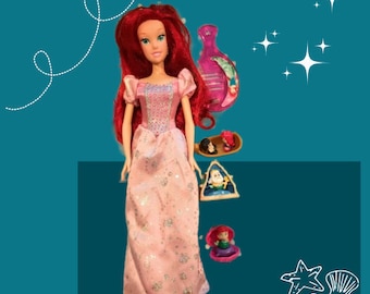 Muñeca Disney Ariel y squinkies de Ariel + cepillo de juguete Ariel