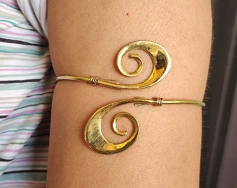 Upper arm cuff arm band spiral handmade made of brass, jewelry