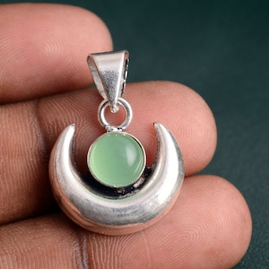 Collier calcédoine croissant de lune : bijoux célestes bohèmes sorcières