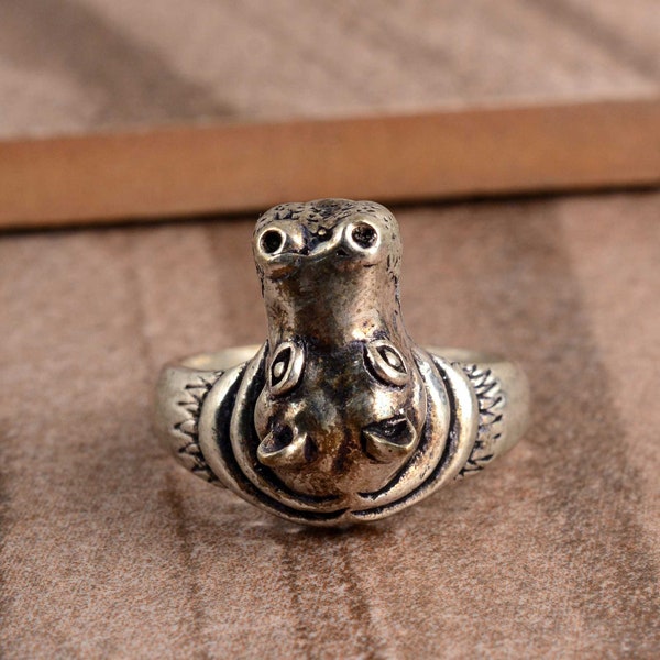 Hippopotamus silver plated ring, Hippo, Hippo lover gift, hippo gift, Hippo totem, Animal Jewelry, Animal Ring