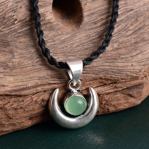 Chalcedon Halbmond Halskette: Boho Schmuck