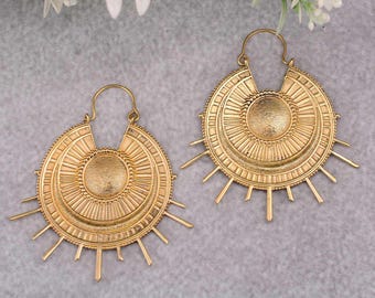 Gouden zon-oorringen: messing hemelse boho-spikeringen