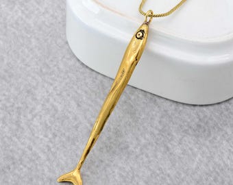 Collar de pez de latón: Joyería unisex para surfistas