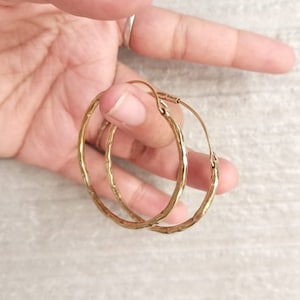 Simple circle earrings - hammered brass earrings - round Hoop earring - minimal jewelry - gift for her
