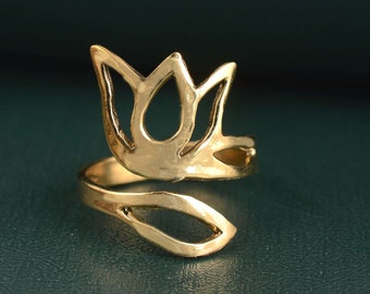 Lotus Ring, Lotus Flower Ring, Brass Ring, Minimalistische statement Ring, Handgemaakte Ring, Gift Lotus Shape, Verlovingscadeau voor moeder