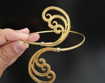 Dainty Spiral Arm Cuff