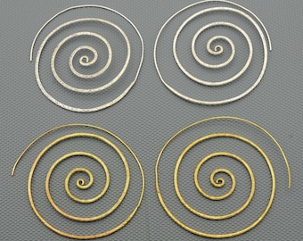 Messing Spiralen Creolen: Gehämmerter Gold Minimalistischer Stil