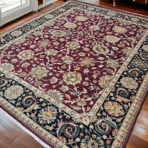 Handknotted Persian Wool Rug: Traditional Floral 8x10