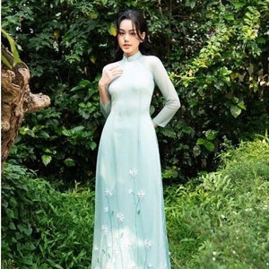 Light Daisy Floral Embroidery Ao Dai | Pre-made Vietnamese Traditional Ao Dai | Wedding Ao Dai | Ao Dai For Special Event | Ao Dai Chiffon
