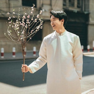 Off-White Ao Dai For Men: Vietnamese Traditional Outfit