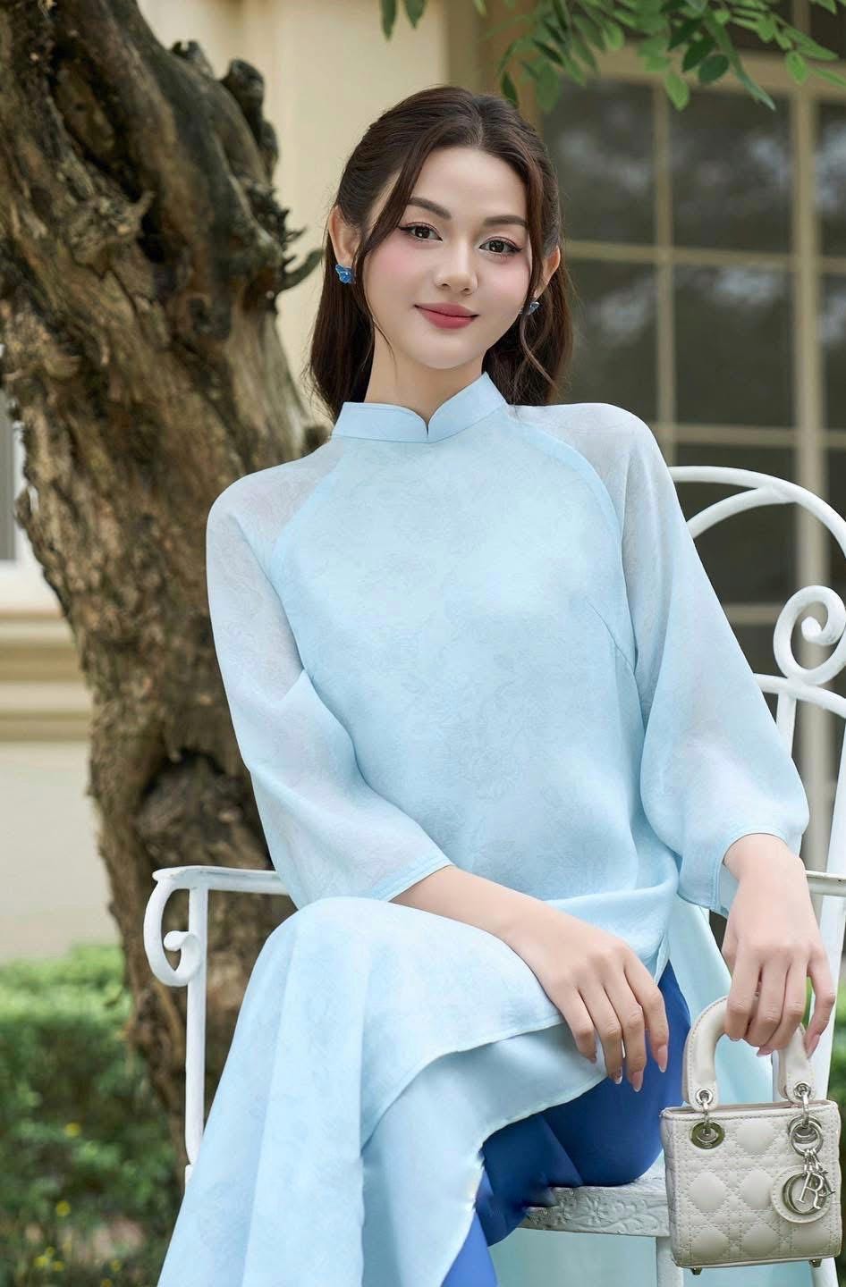 アオザイ　水色 Ao dai xanh mint - Etsy 日本