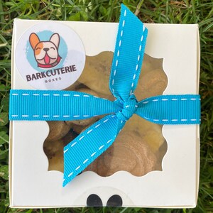 Chicken-free Box Small - Dog Charcuterie | Dog Treats | Dog Gift | Holiday Gift | Puppy Treats | Treat Tray | Luxury Dog Charcuterie