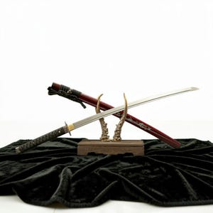 Handmade T10 Steel Katana Sword, Full Tang Japanese Samurai Sword, Black Katana, with Lacquered Sayakatana sharp