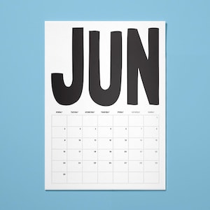Calendario imprimible 2025 / A4 / Vertical / Inicio en lunes / Tipo divertido de dibujos animados minimalistas / Descarga instantánea en PDF