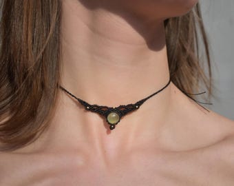 Macrame necklace with prehnite / TERRALUCE choker / spiritual necklace