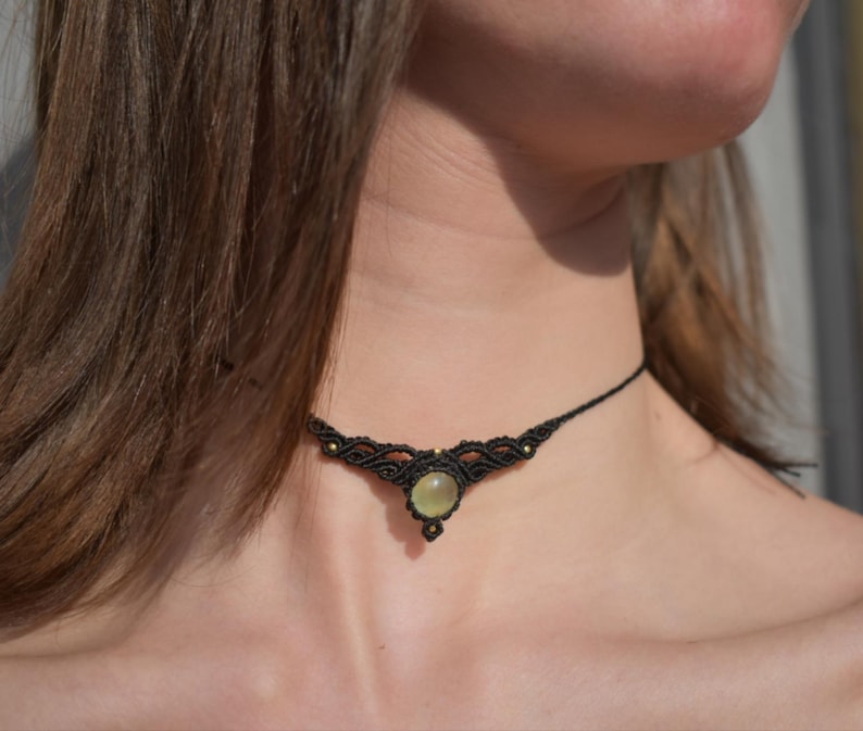Makramee-Halskette mit Prehnit / TERRALUCE Choker / spirituelle Halskette Bild 2