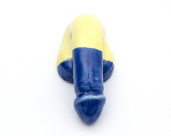 Porzellan Penis „Decorative Sex“ handgefertigt, blau und gelb glasiert