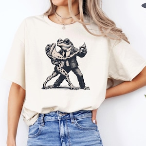 Dancing Frog Shirt | 90s Retro T-Shirt | Frog T-Shirt | Funny Frog | Dancing Tee | Gift For Her & Him| Vintage Frog Shirt | Unisex