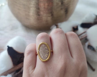 Adjustable stainless steel women's ring, stainless steel gold ring, golden oval ring with dried flower, anniversary gift, dandelion flower ring