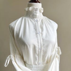 Vintage White Linen Blouse – High Neck Ruffle Collar, Victorian-Inspired Long Sleeve Shirt, Custom Made for Timeless Elegance
