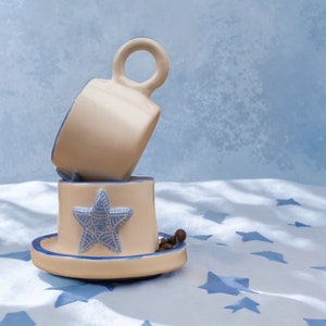 Weiß und Blau Stern geprägte Keramiktasse |  Keramik Kaffeetassen | Espresso Kaffeetasse - Türkische Kaffeetasse - Griechische Kaffeetasse | Niedliche Tasse