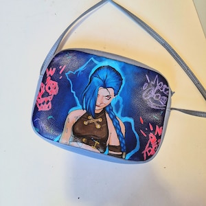 Bolso Pintado a Mano Jinx ARCANE – Regalo Único y Hecho a Mano para Fans de League of Legends