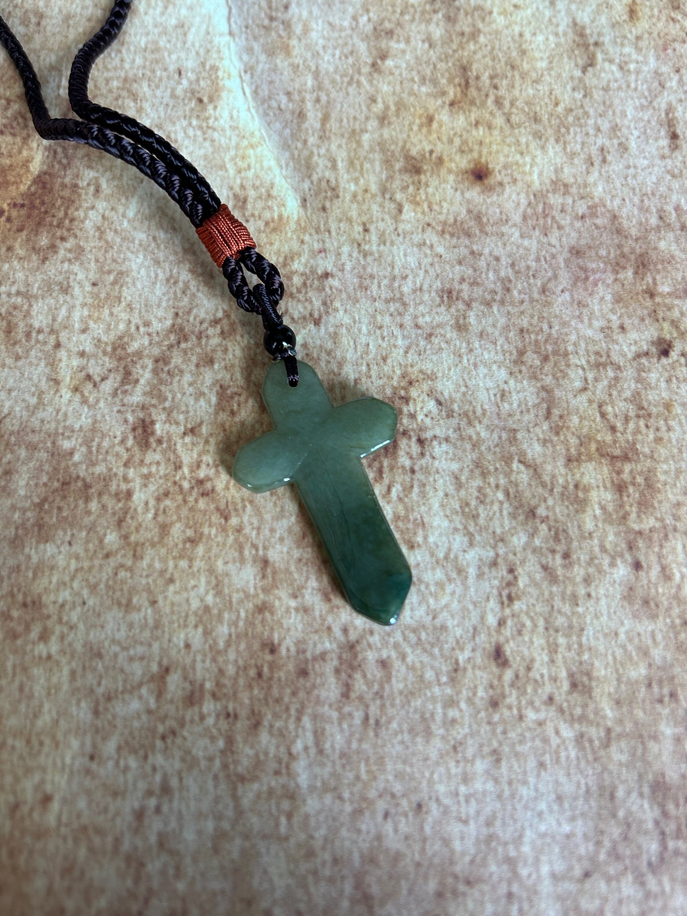 Ciondolo Croce In Giada Naturale Verde 25x35mm – Pendant Con Cordino, Fatto A Mano