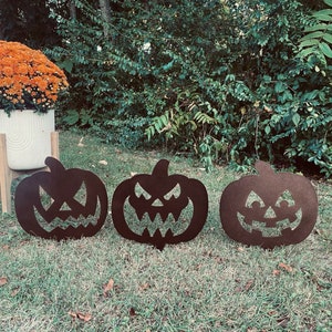Metal Jack o lanterns, Halloween Yard Decor, Metal Halloween pumpkins, Halloween Yard Art, Fall Pumpkins, Halloween Garden Decoration