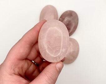 Rosenquarz polierter Handschmeichler