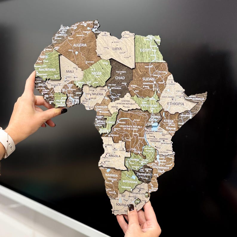 Mapa del mundo de madera, gran decoración de pared, regalo de 5.º aniversario, mapa del mundo de madera con chinchetas, mapa del mundo 3D para decorar encima de la cama, mapa del mundo de madera imagen 14