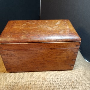 Late 1900&#39;s Wood Dovetailed Tea Caddy with two lidded compartments