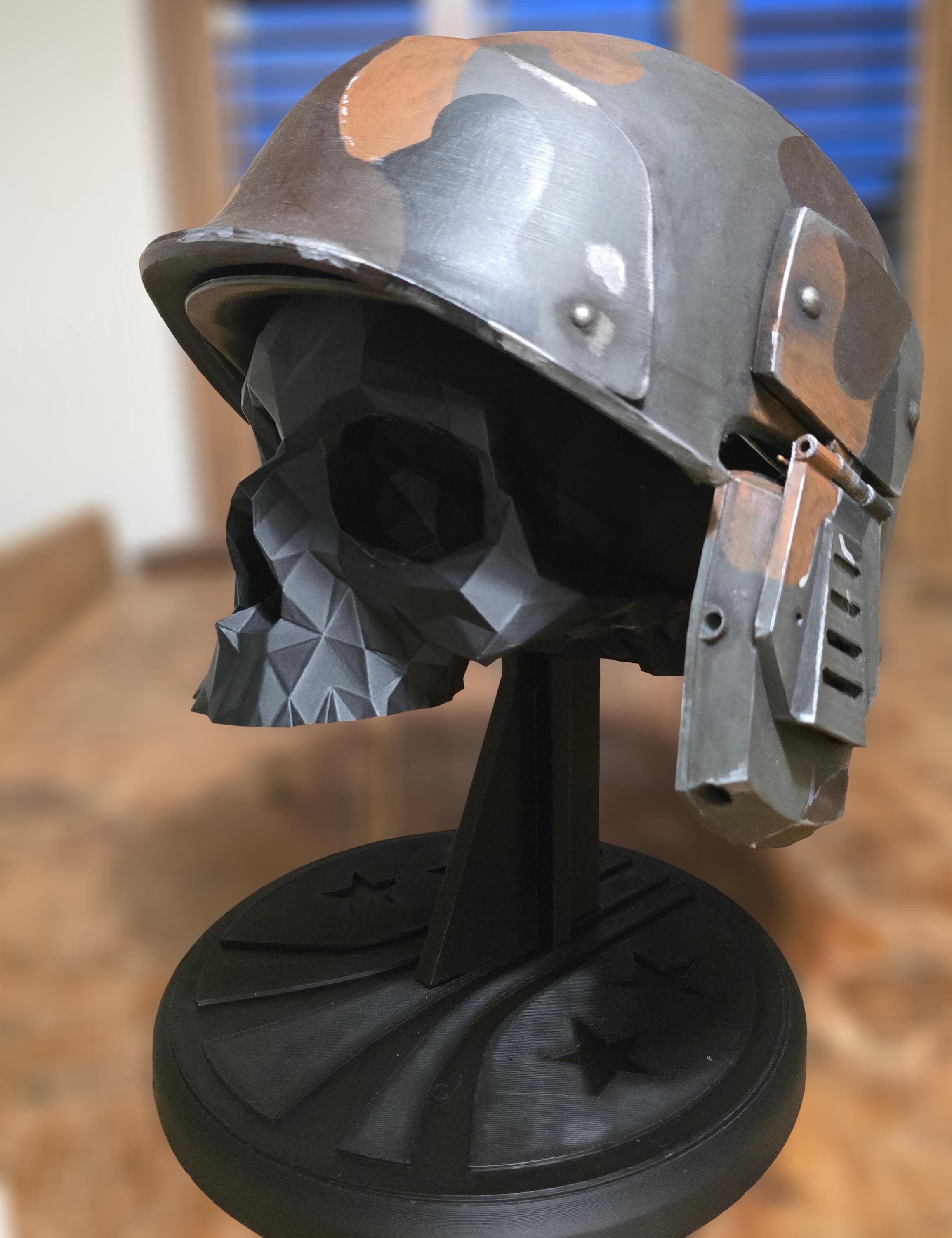 colonial marines motorcycle helmet USCM Colonial Marines Helmet Low Poly Skull Display Stand. 3D Print Plan