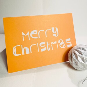 Weihnachtskarte - orange und weiße Bäume