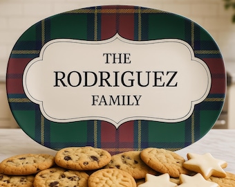 Personalized Plaid Christmas Platter, Classic Tartan Serving Plate Gift with Custom Family Name, Holiday Party Hostess Gift Dishwasher Safe