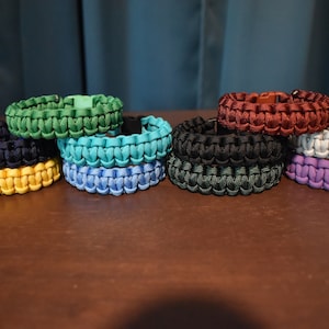 Braccialetti in Paracord intrecciati a cobra monocolore