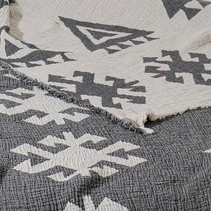 King Size Jacquard Gauze Cotton Bedspread, Muslin Blanket, Boho Bedding, Minimalist Muslin Bedcover image 8