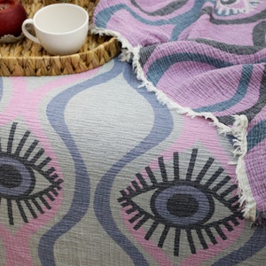 King Size Jacquard Gauze Cotton Bedspread, Muslin Blanket, Boho Bedding, Minimalist Muslin Bedcover image 4