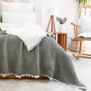 King Size Muslin Comforter: 8-Layer Organic Cotton Quilt with Tassels