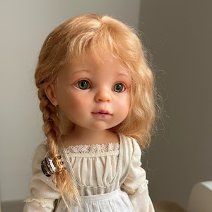 Muñeca Paola Reina personalizada OOAK: muñeca artística repintada (cabello natural, ojos de vidrio, ropa hecha a mano, zapatos Leaver) ¡Ordene la suya hoy! imagen 1