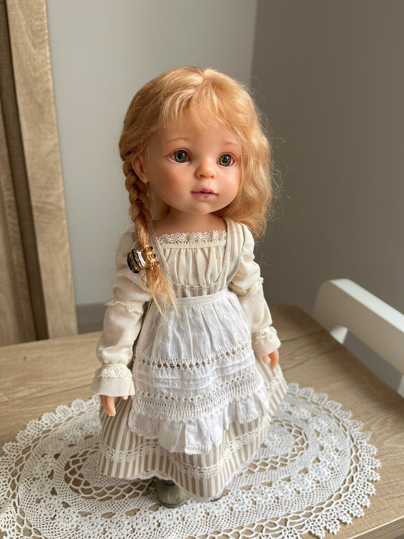 Muñeca Paola Reina personalizada OOAK: muñeca artística repintada (cabello natural, ojos de vidrio, ropa hecha a mano, zapatos Leaver) ¡Ordene la suya hoy! imagen 1