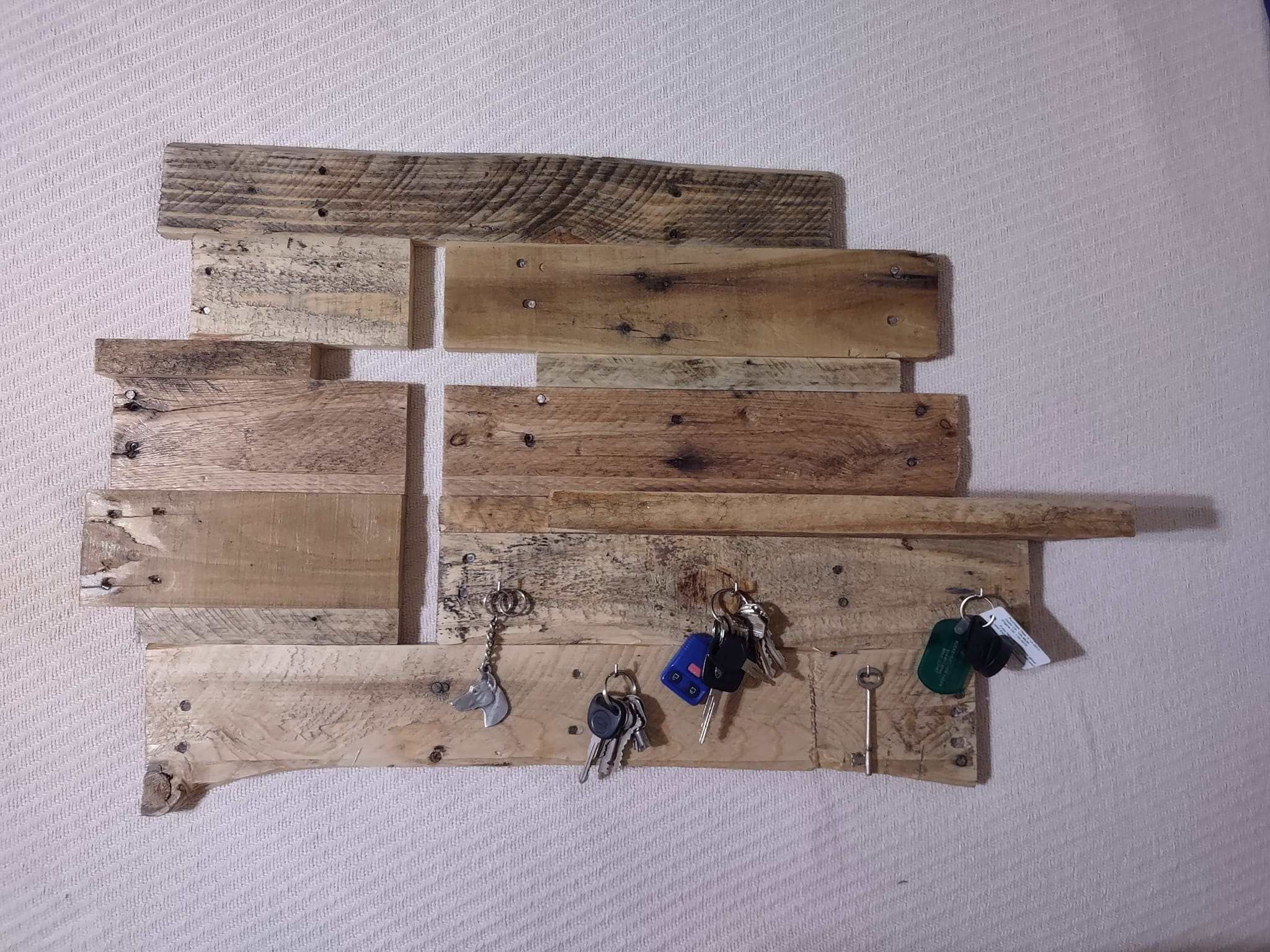 Reclaimed Palletwood Wall-mount Shelf With Cross and Key Rack ...