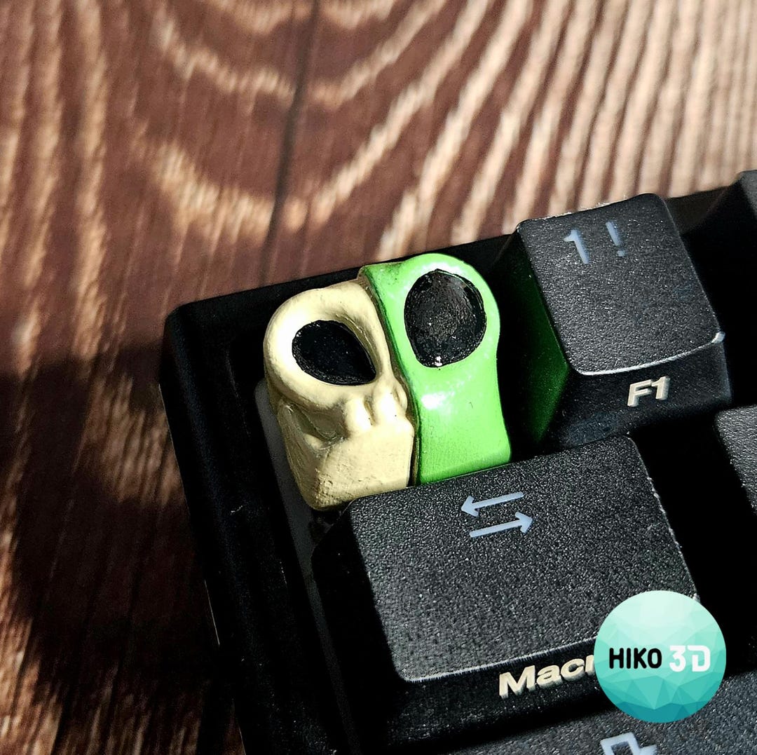 Alien Skull Keycap | Hand Painted Artisan Resin Keycap for Cherry MX ...