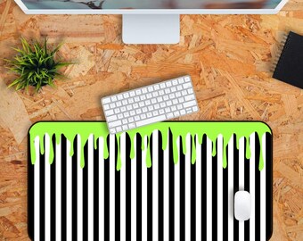 Gestreifte grüne Schleimkäfer Schreibtischmatte Geschenk für Goth Schreibtischmatte Gaming Maus Pad Geschenk für Filmliebhaber Goth Büro Accessoires Halloween Schreibtischmatte