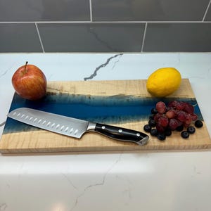 epoxy charcuterie board