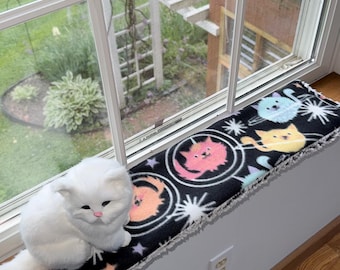 Cat Window Perch Pad: Sherpa Fleece Sill Cushion, Kitty Print