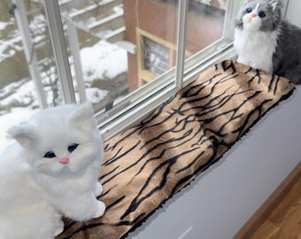 Tiger Sherpa Window Cat Pad: 6" Sill Cushion with Rubber Mat