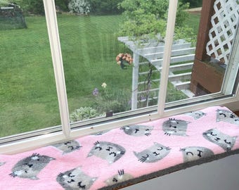 Window Sill Cat Pad: Sherpa & Plush Fleece, Skid Resistant