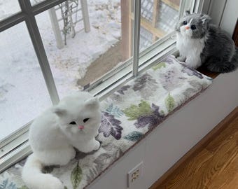 Windowsill pet Pad: Reversible Sherpa and Fleece, Organic catnip toy included
